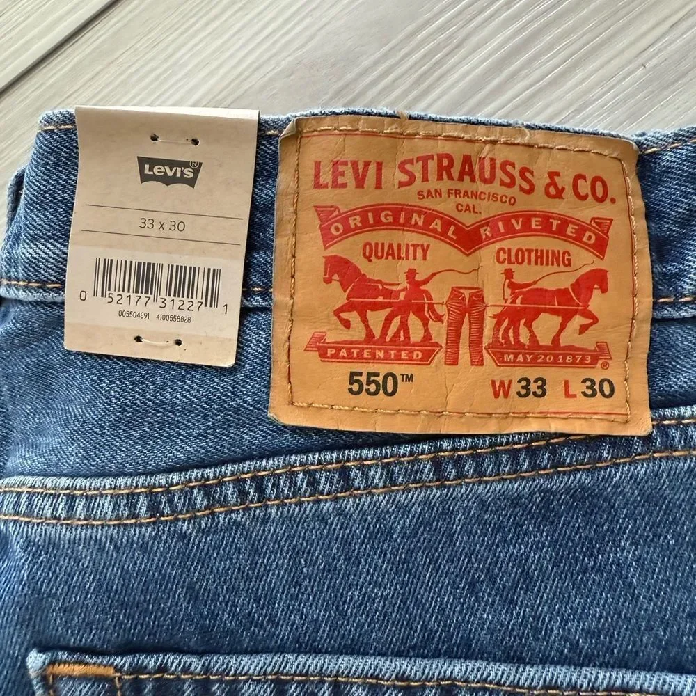 Levi's Mens 550 Relaxed Jeans Blue 33x30 NWT IN PACKAGE